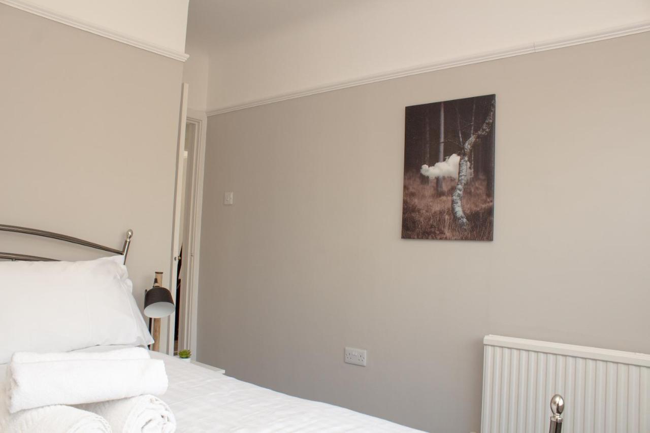 Cosy 3Bed Bungalow In West Kirby, Free Parking Frankby Exterior photo